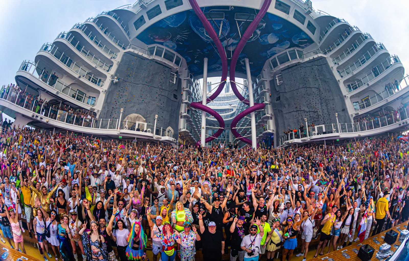 The Steadfast World of Electronic Music: Radio, Festivals, and Fan Engagement
